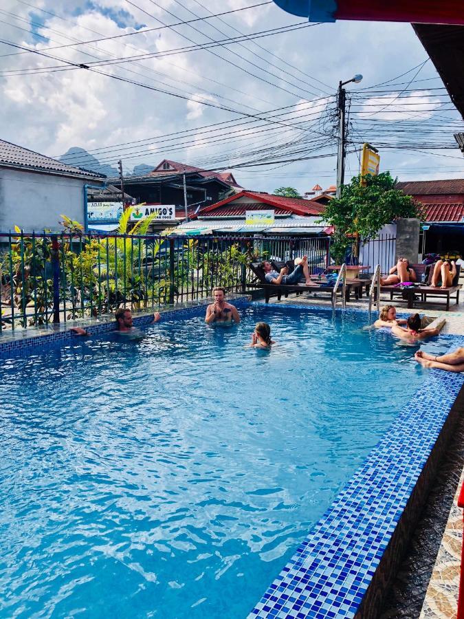 Real Vang Vieng Backpacker Hostel Exteriör bild