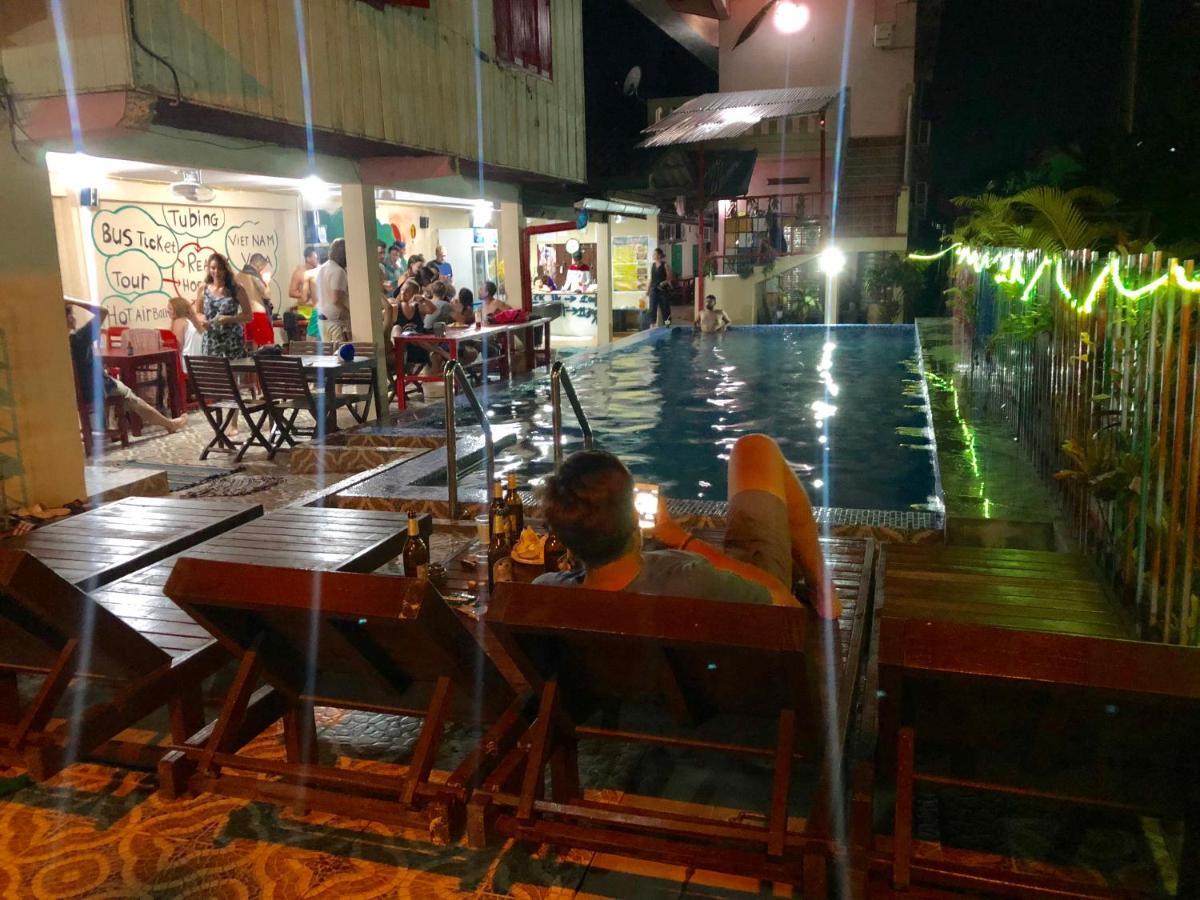 Real Vang Vieng Backpacker Hostel Exteriör bild